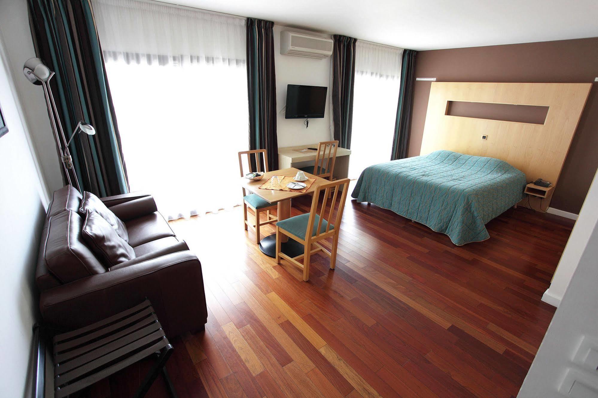Hotel La Scala Pithiviers Dış mekan fotoğraf